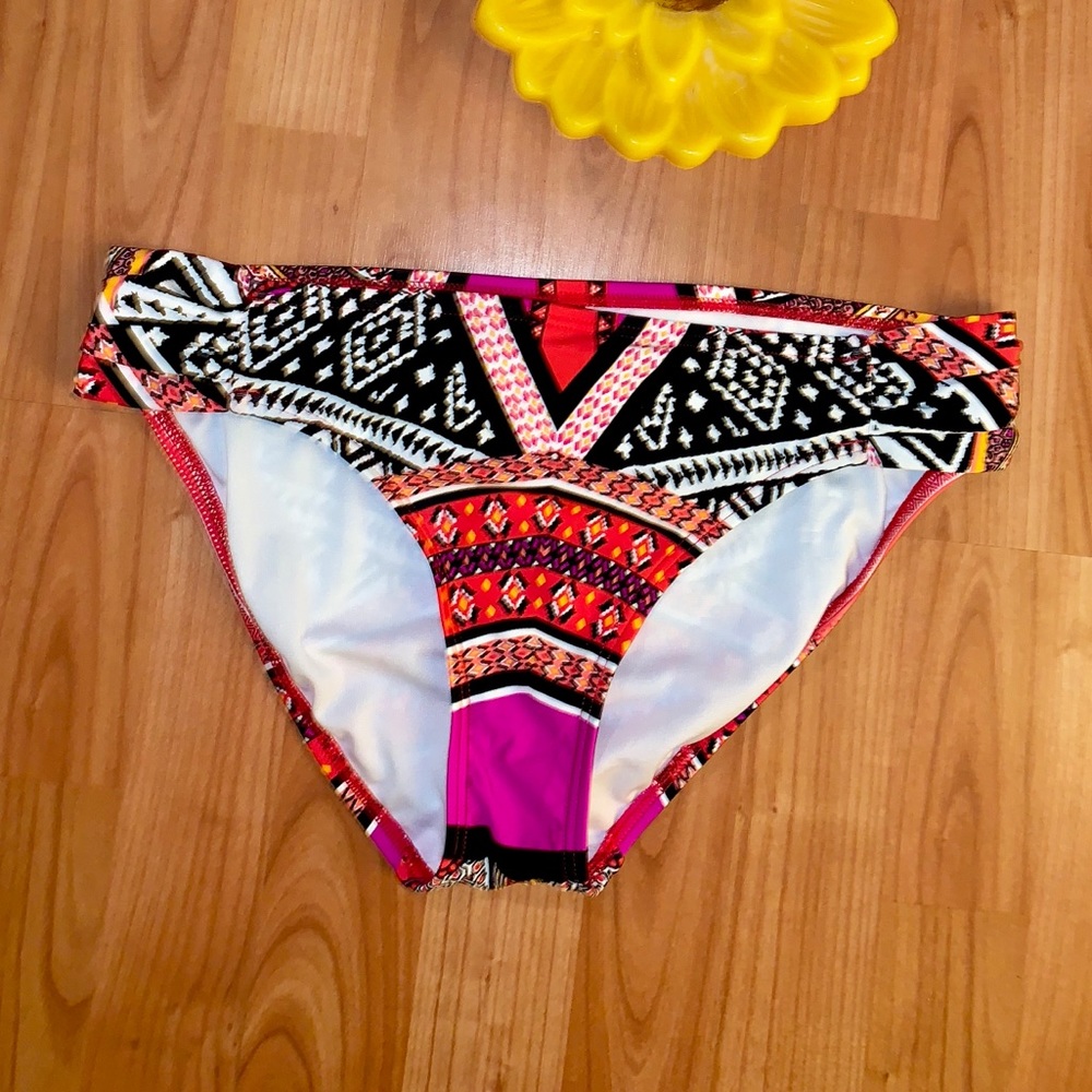 2/$12 ❗️Kenneth Cole Tribal Bikini Bottoms